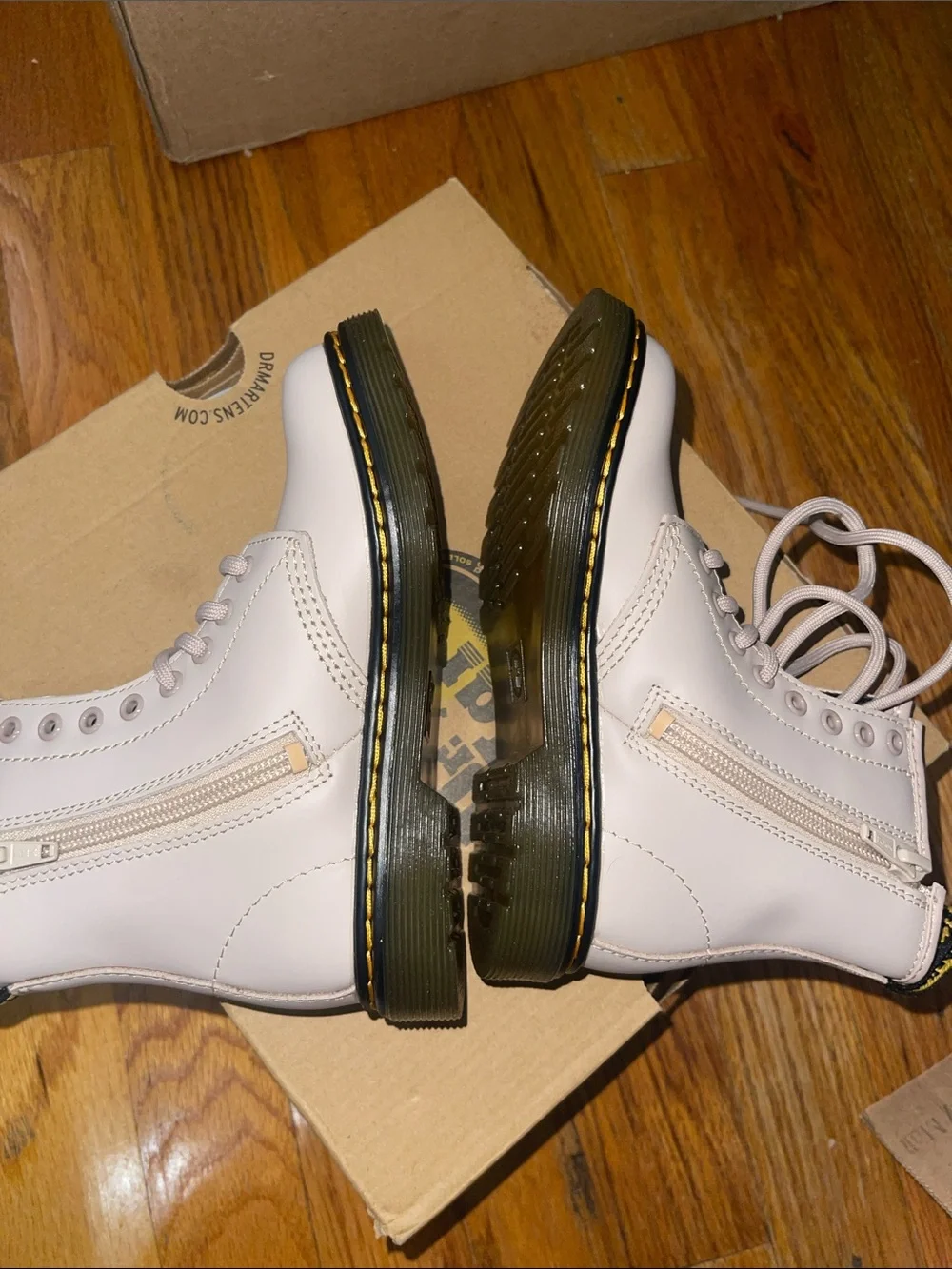 As is dr marten vintage taupe size 11